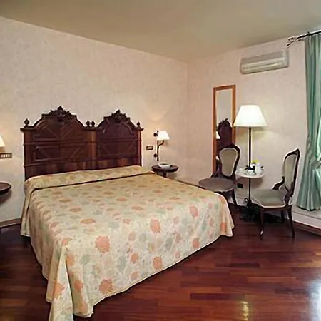 Hotel Fortuna Pérouse